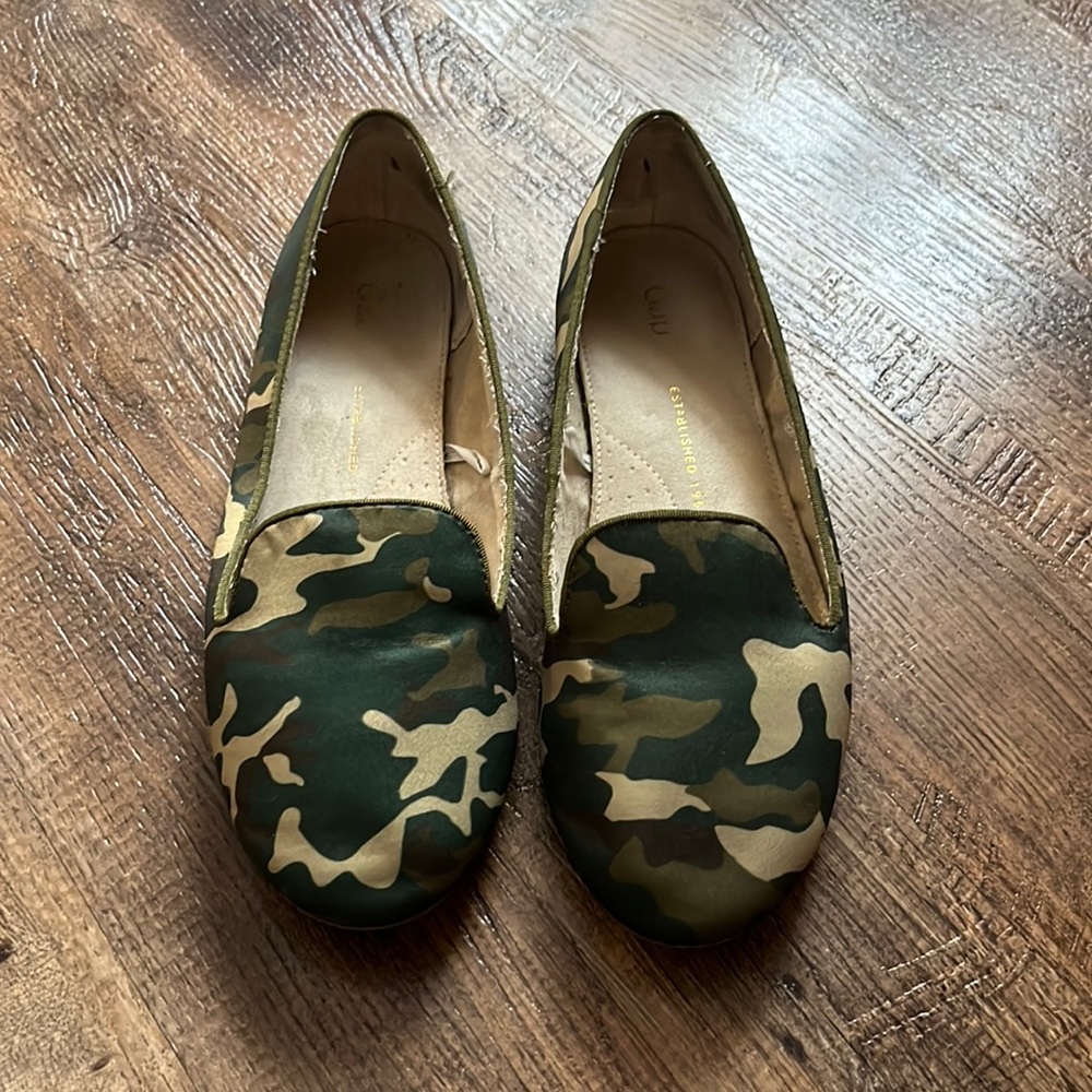 EUC GAP Camo Loafer/Smoking Slipper